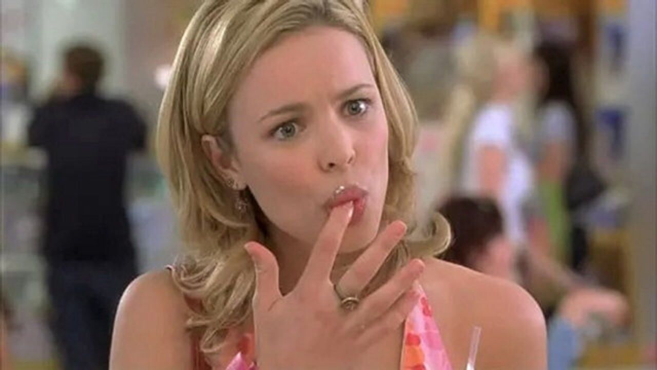 喜剧电影油腻男子睡醒变身性感辣妹凭借美貌疯狂捞金