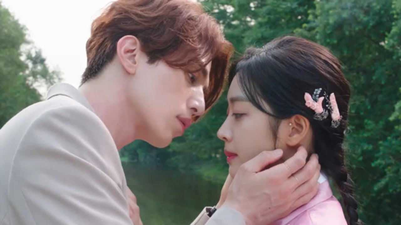 九尾狐传我的美貌放哪儿也不低老狐狸你吻的人看清楚了吗