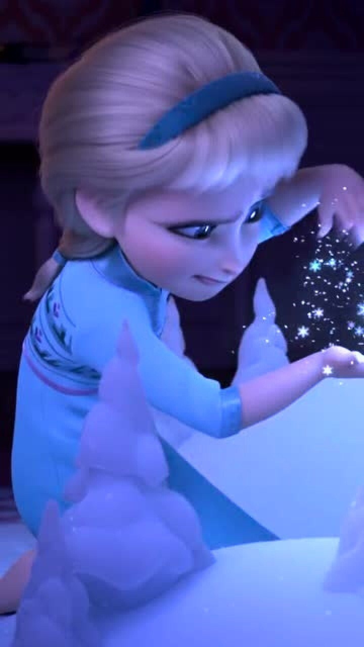 冰雪奇缘女王小艾莎乖巧又懂事的好姐姐