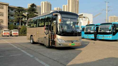 宇通豪华中巴31座