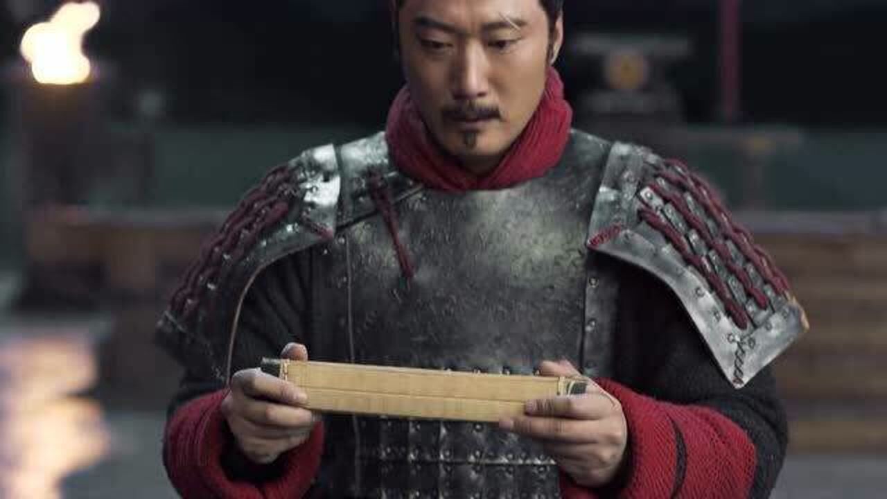 大秦赋李信拿上将军遗书跪拜秦王太后祭奠上将军亡灵