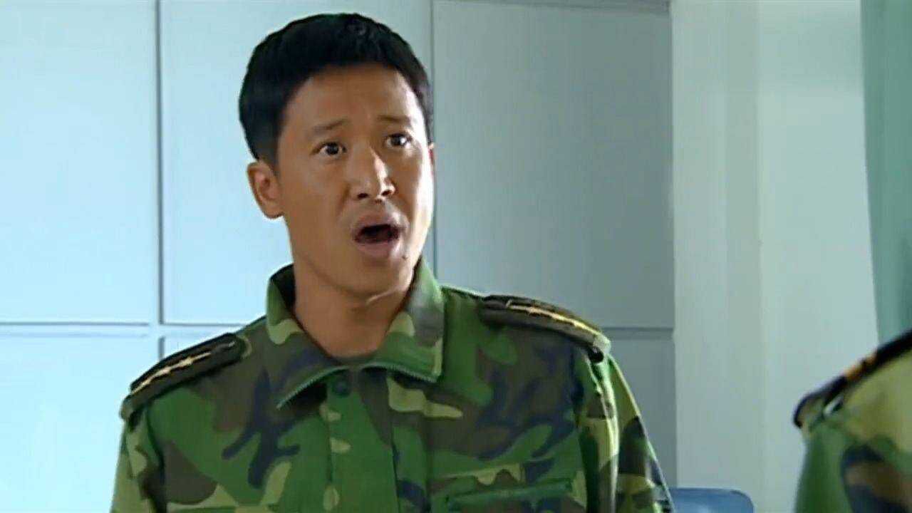 班长为了让许三多进钢七连,和连长对杠,太霸气