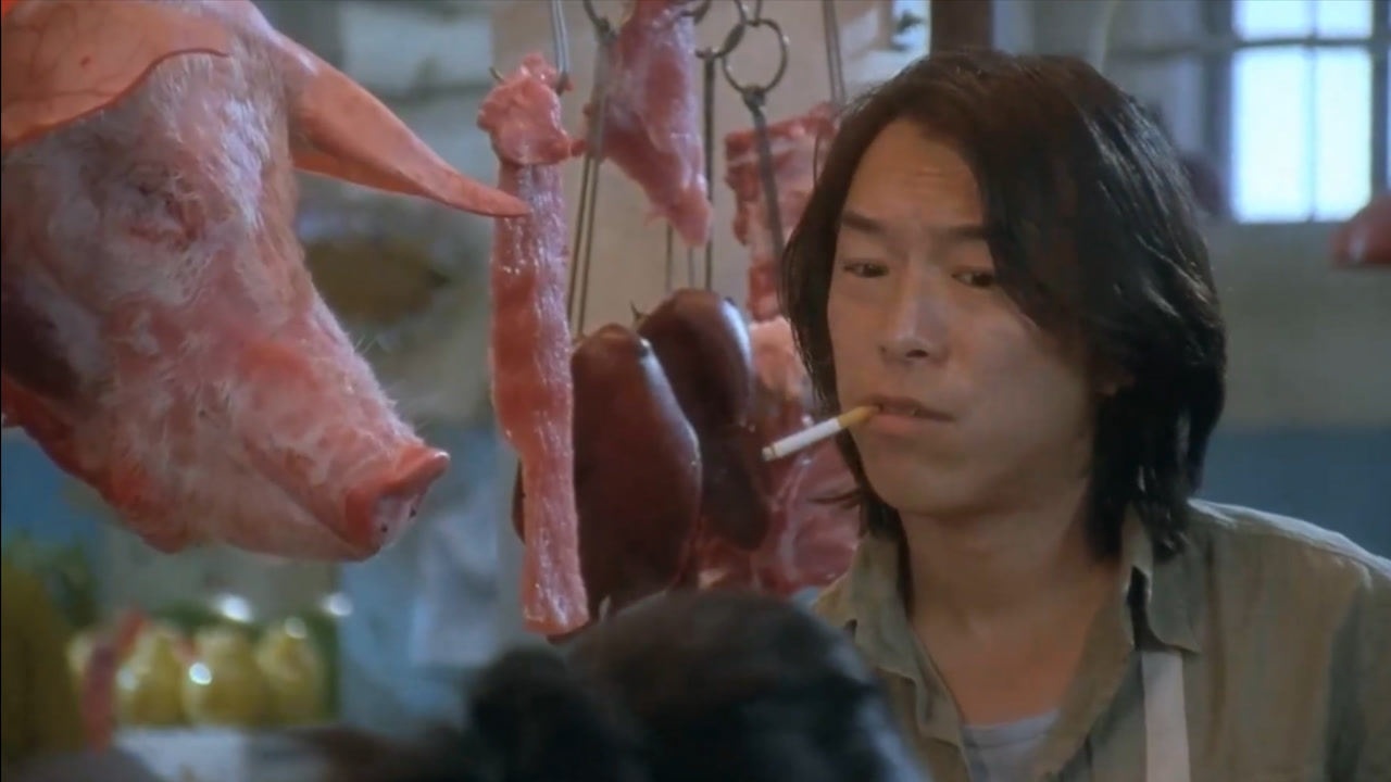 每当变幻时:黄渤饰演菜市场的屠夫,却被身边的猪头抢戏