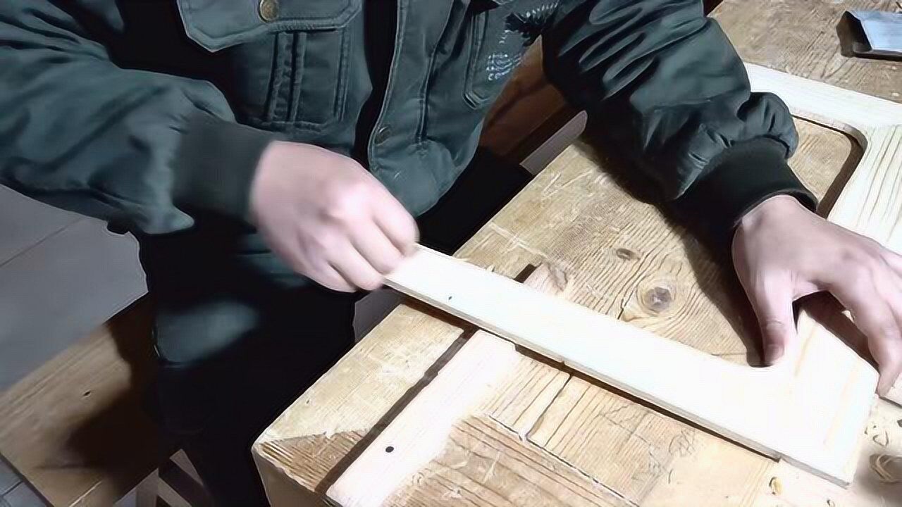 四出头官帽椅壶门牙灯草线 起边线手工雕刻详解03