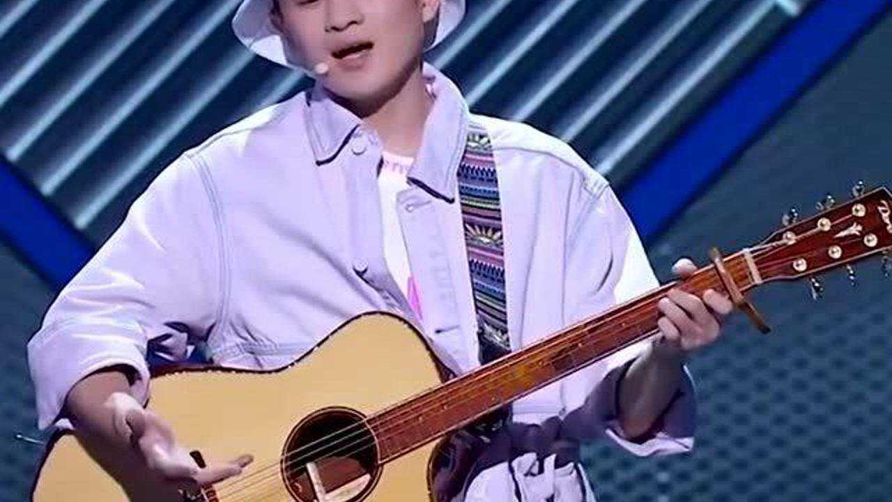 脱口秀冠军王勉的表演别具一格