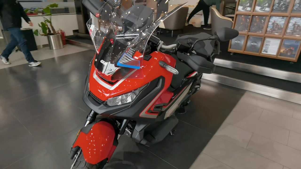 本田xadv750探险拉力大踏板,dct双离合变速箱,轻度越野可玩性高