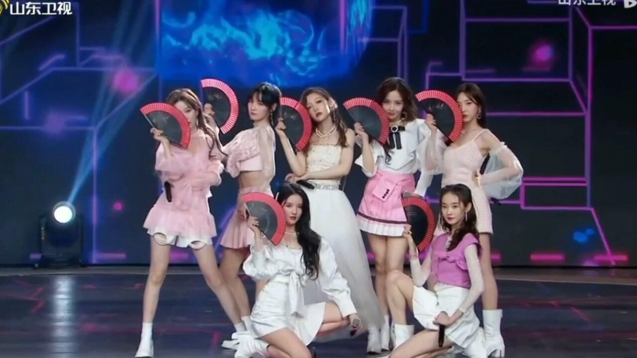 江苏春晚硬糖少女303忆山河国风舞台舞美轻柔