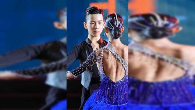 墨茉组合来了看王崇墨那帅气侧颜阳光帅气太有范了