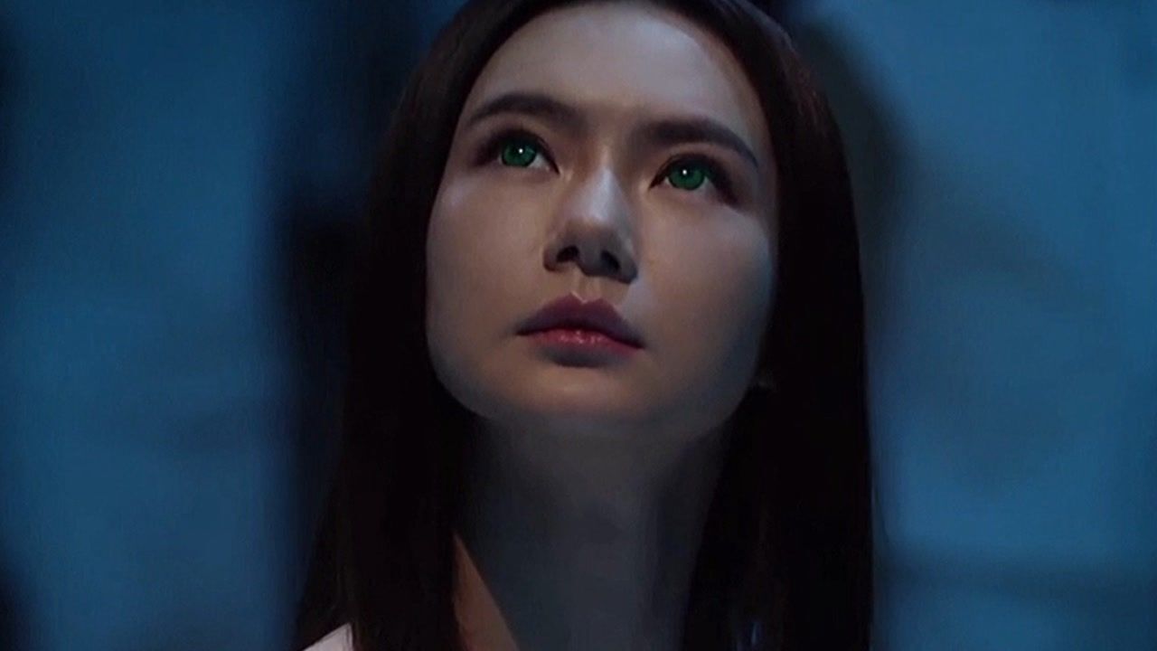 机器人安怡的出场太飒了神态动作拿捏到位