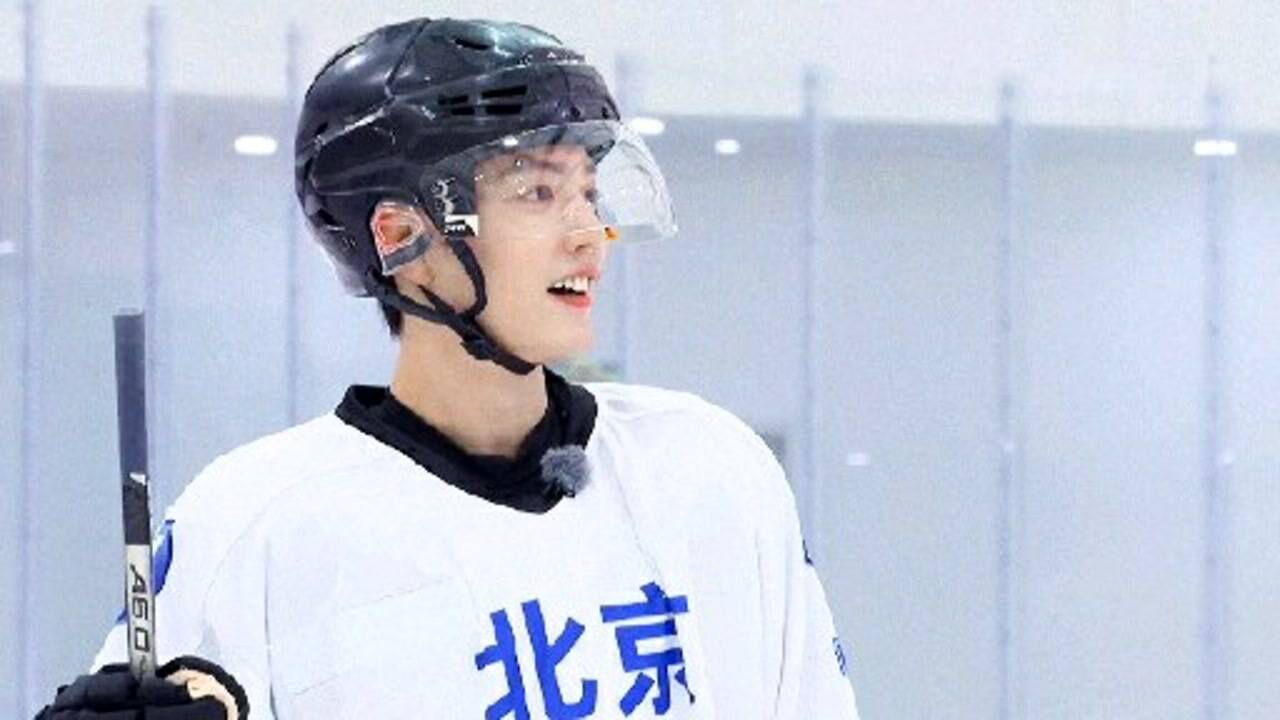 冬梦之约  肖战打冰球我是认真的