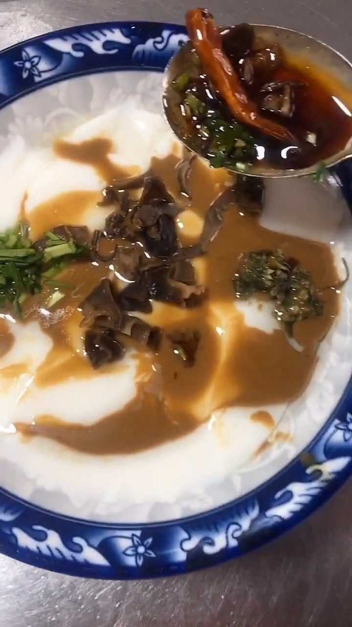用芝麻酱做的豆腐脑你喝过么.