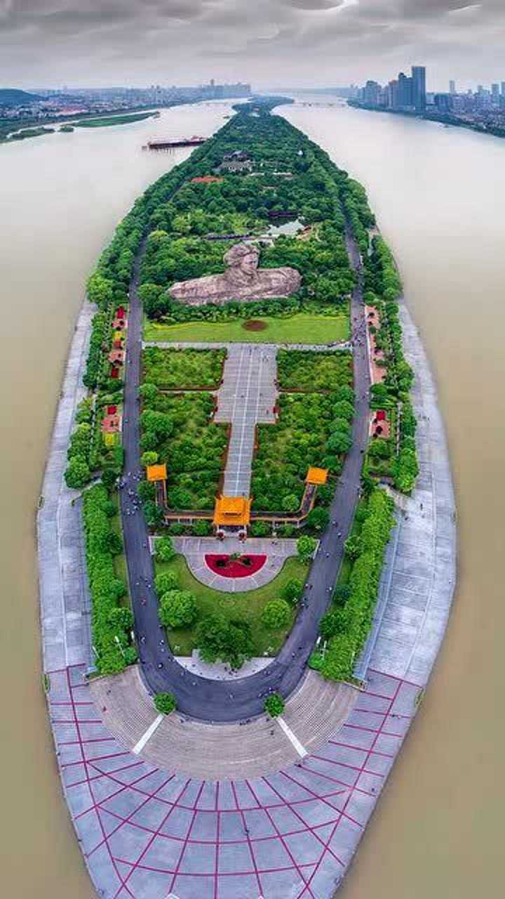 独立寒秋,湘江北去,橘子洲头!景区风景!