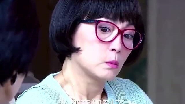 温柔姑娘的漂亮大舅妈真的太逗了,温柔姑娘担心年迈姥姥,帅小伙安慰姑娘