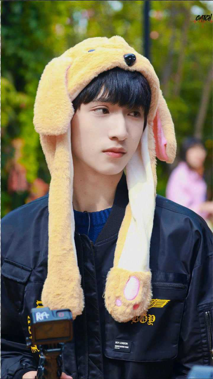 tnt严浩翔的手又小又白嫩跟小姑娘一样这样的手是真实存在的吗