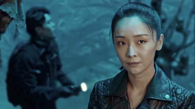 怒海潜沙秦岭神树第21集02小哥按动机关众人跌落阿宁猜测是远古的厍族