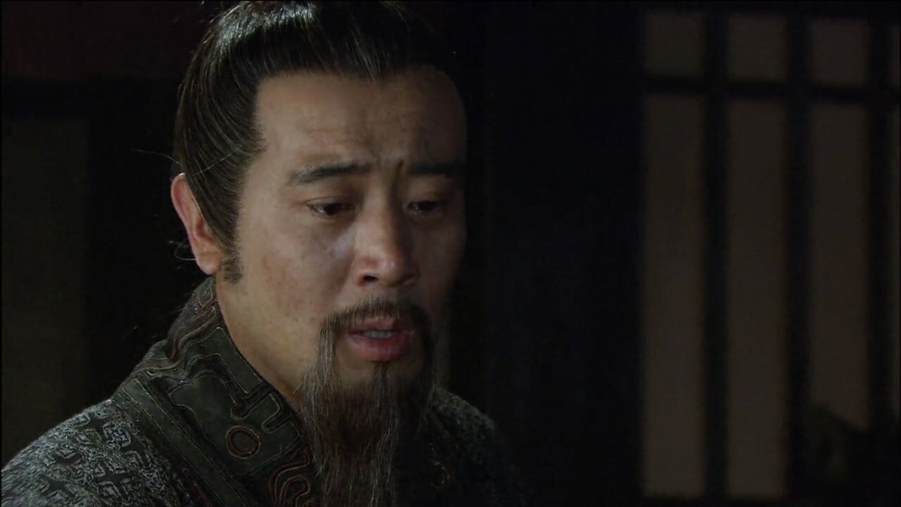 《新三国》cut连连看_《新三国》第73集01:刘备在西蜀接到关羽阵亡消息,怎么都不肯相信,最终晕倒_电视剧_高清完整版视频在线观看_腾讯视频