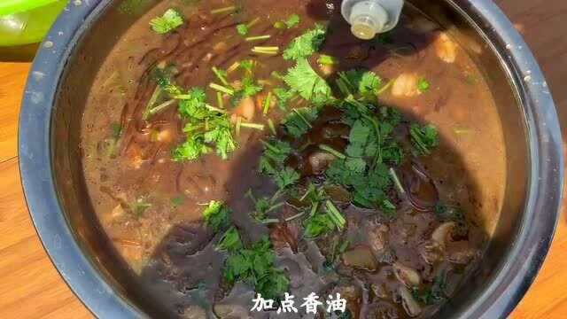 家常版炖冬瓜猪肉粉条,民间做法味道不错哦.