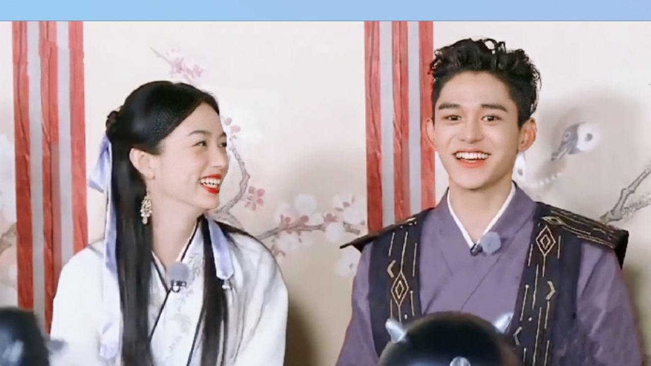 黄旭熙lucas和周也好甜!#奔跑吧9 #黄旭熙 #周也 #奔跑吧!