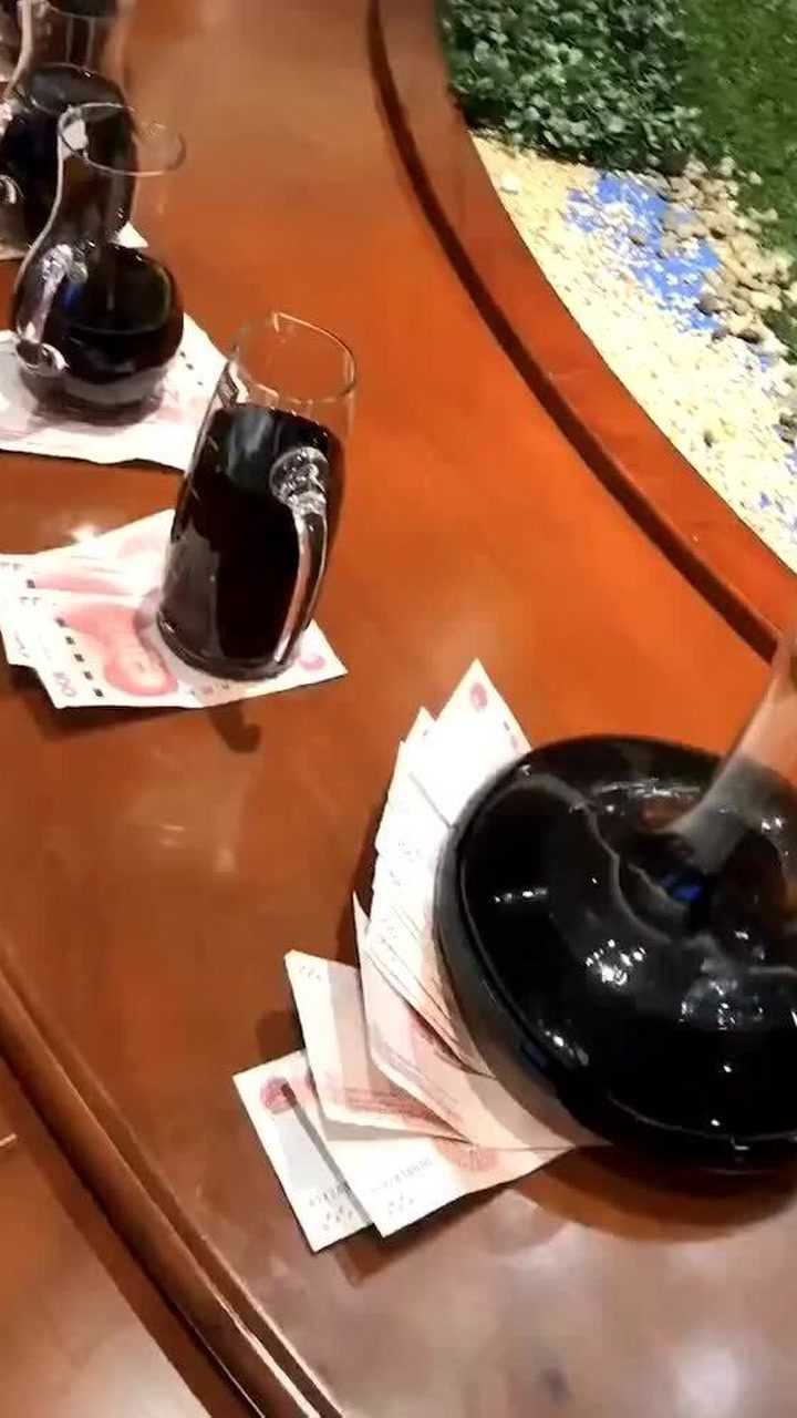 这样的酒局谁不喜欢,我能喝穷他,真是没谁了