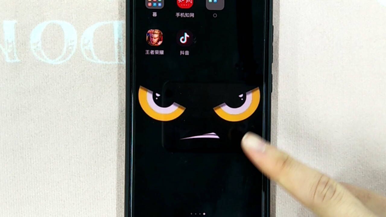 超级个性的壁纸一亮屏就睁眼非常炫酷一学就会