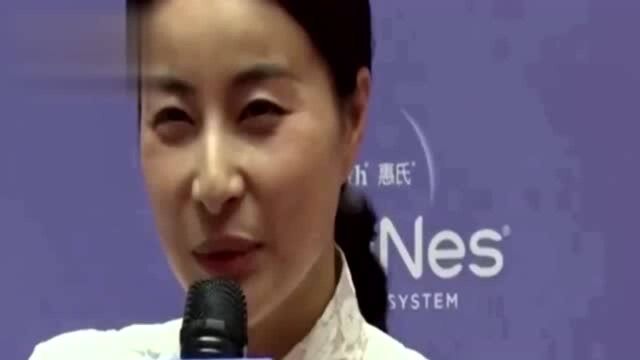 你知道郭晶晶的女儿有多美?一双“腰果眼”神似奶奶朱玲玲,公公豪掷10亿奖儿媳!