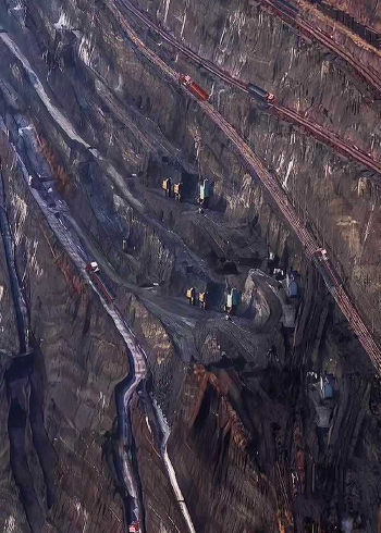 抚顺西露天矿—亚洲第一大露天煤矿,开采100多年,开采垂直深度388米