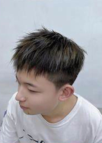 男士发型立体前刺喜欢短发建议收藏深圳龙华哪里剪头发最好寻个地道味