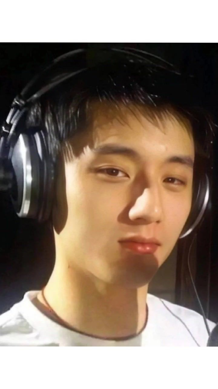 张继科:鲜衣怒马少年郎,素手碎红裳