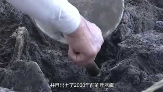 江苏出土汉代古墓,找到2000年前兵器库,兵器轻松穿透十层报纸!