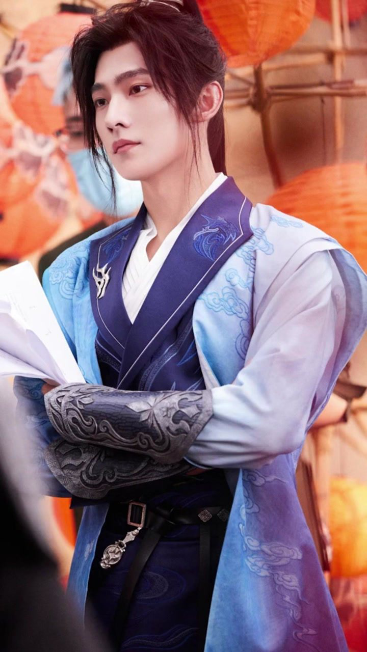 杨洋 刀削般的脸庞,剑眉星目,面如冠玉,这张脸简直是为古装而生的