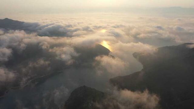 日出东江湖 好一派湖光山色