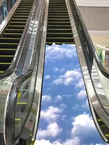 这难道就是不可回头,通往天堂的电梯,掉下去会怎样