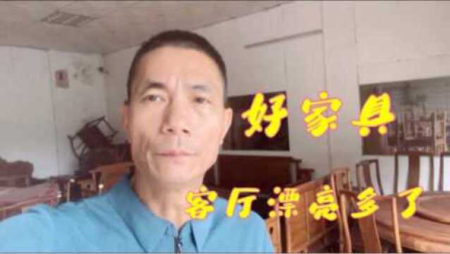 沙发家具往客厅里放,整个厅的感觉马上不同.