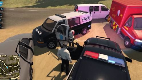 警察模拟：押送嫌犯的警车出车祸，车上的嫌犯逃跑了