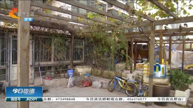 石家庄:商铺房顶建花园,有凉亭还养着鱼,街道办协调下终拆除