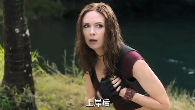 美女穿越进游戏世界,拍拍胸口,就会显示自己的各项武力技能