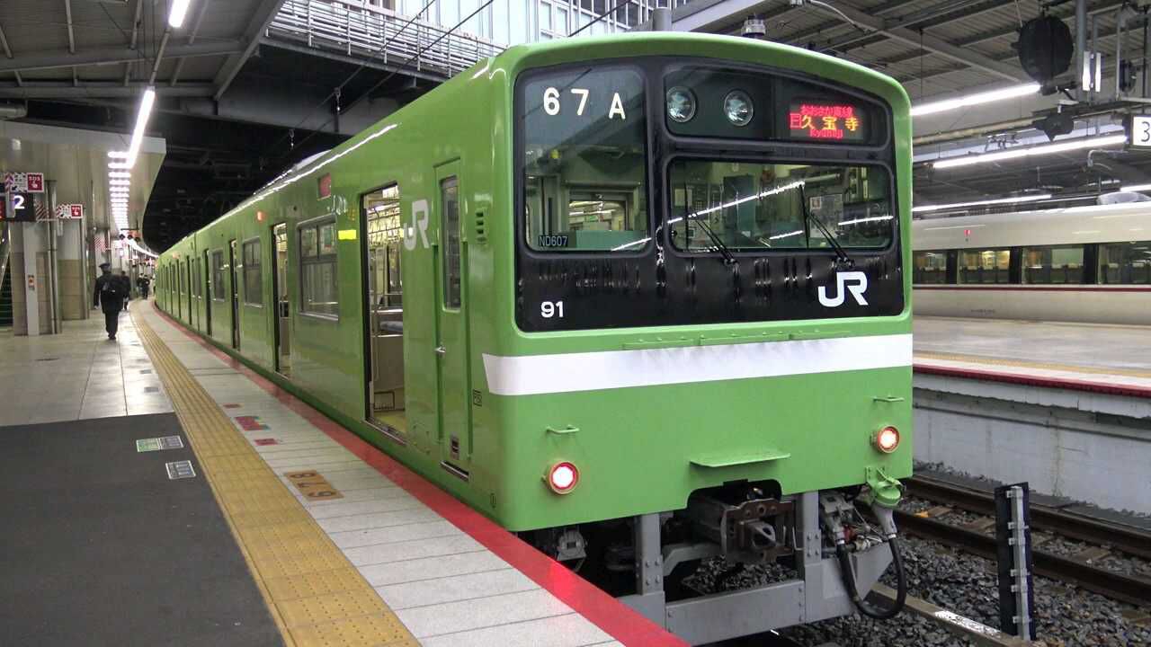 日本绿皮车jr大阪东线系列列车"直达快速"到达,出发