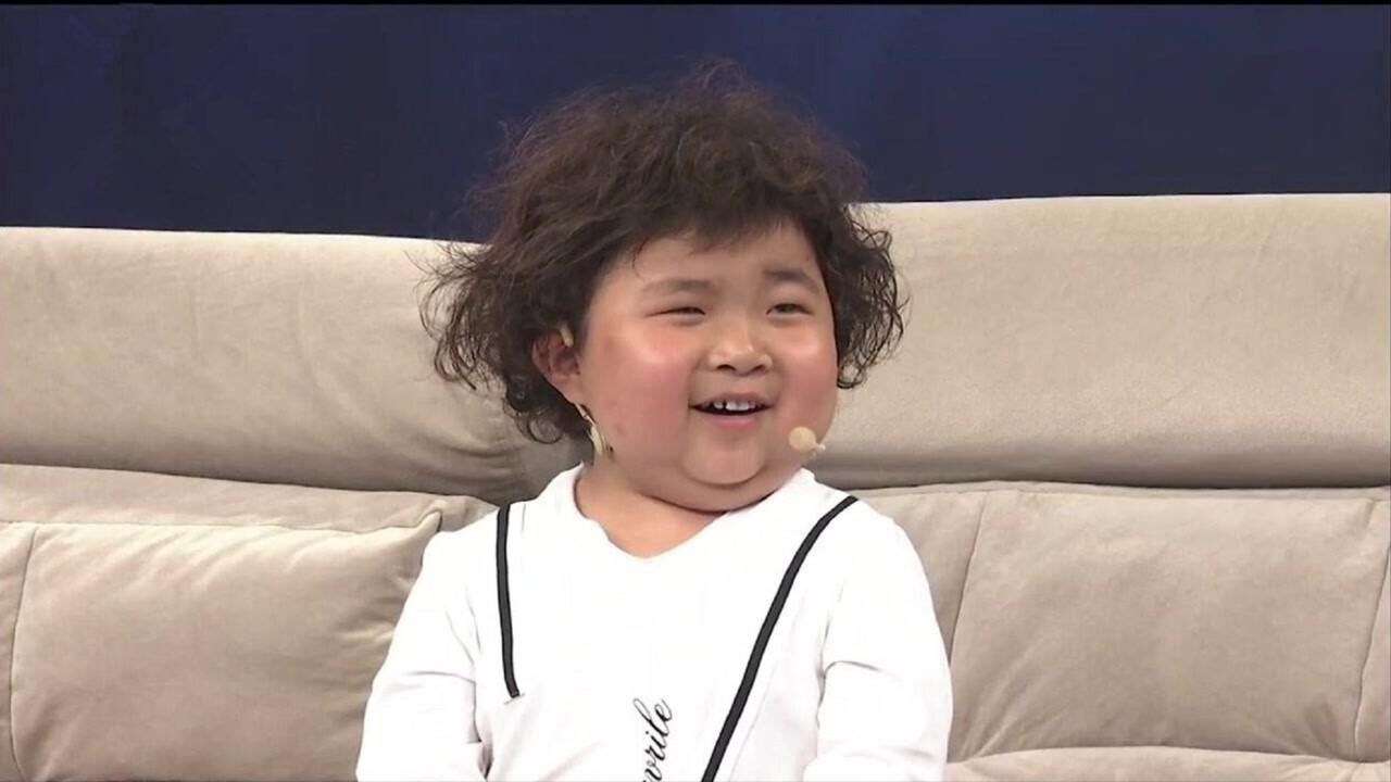 萌娃李欣蕊超萌时刻 -超逗的表情配合可爱的大脸盘子,萌到骨子里了