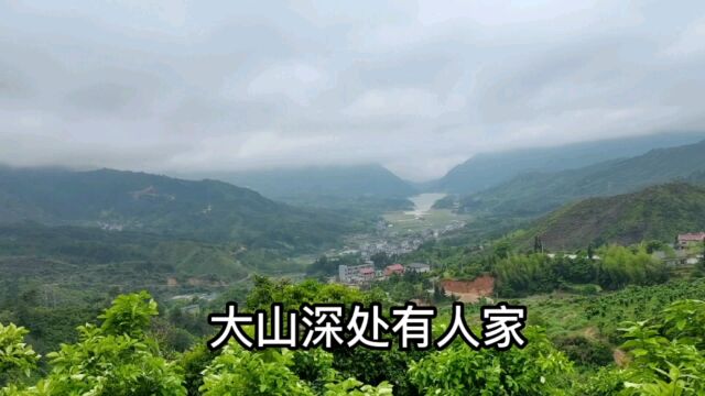 祖国处处是风景,山里的劳动人民更辛苦