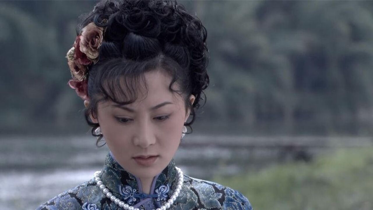 雾都:丈夫半夜偷偷出门,结果被房东看到,气的老婆当场要离婚!