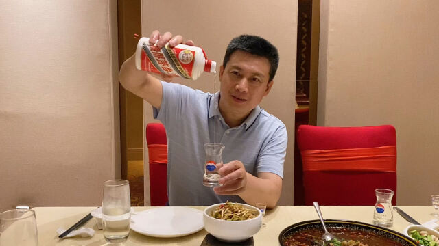 贵州茅台国际大酒店餐厅用餐,怎样才能喝到1499元53度飞天茅台酒