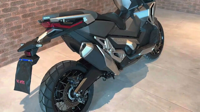 本田越野踏板车750到货,动力强劲配abs,无钥匙启动,售161900元