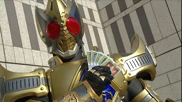 谁不喜欢金色的剑骑呢? #假面骑士剑