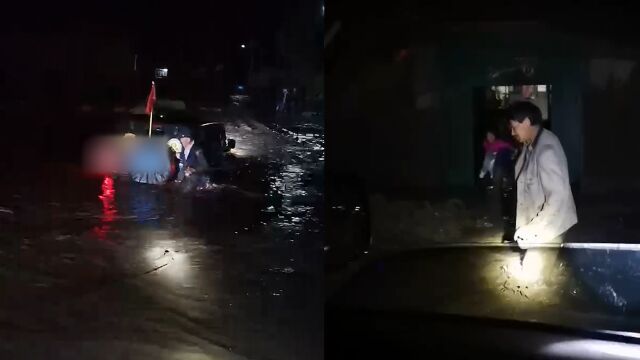 直击西宁洪灾深夜救援现场:水位淹没道路 救援队沿途喊话被困居民