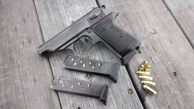 瓦尔特pp手枪,小巧轻便适合防身自卫,中国仿制型号为52式