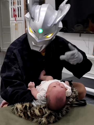 赛罗哥哥要带宝宝去光之国玩