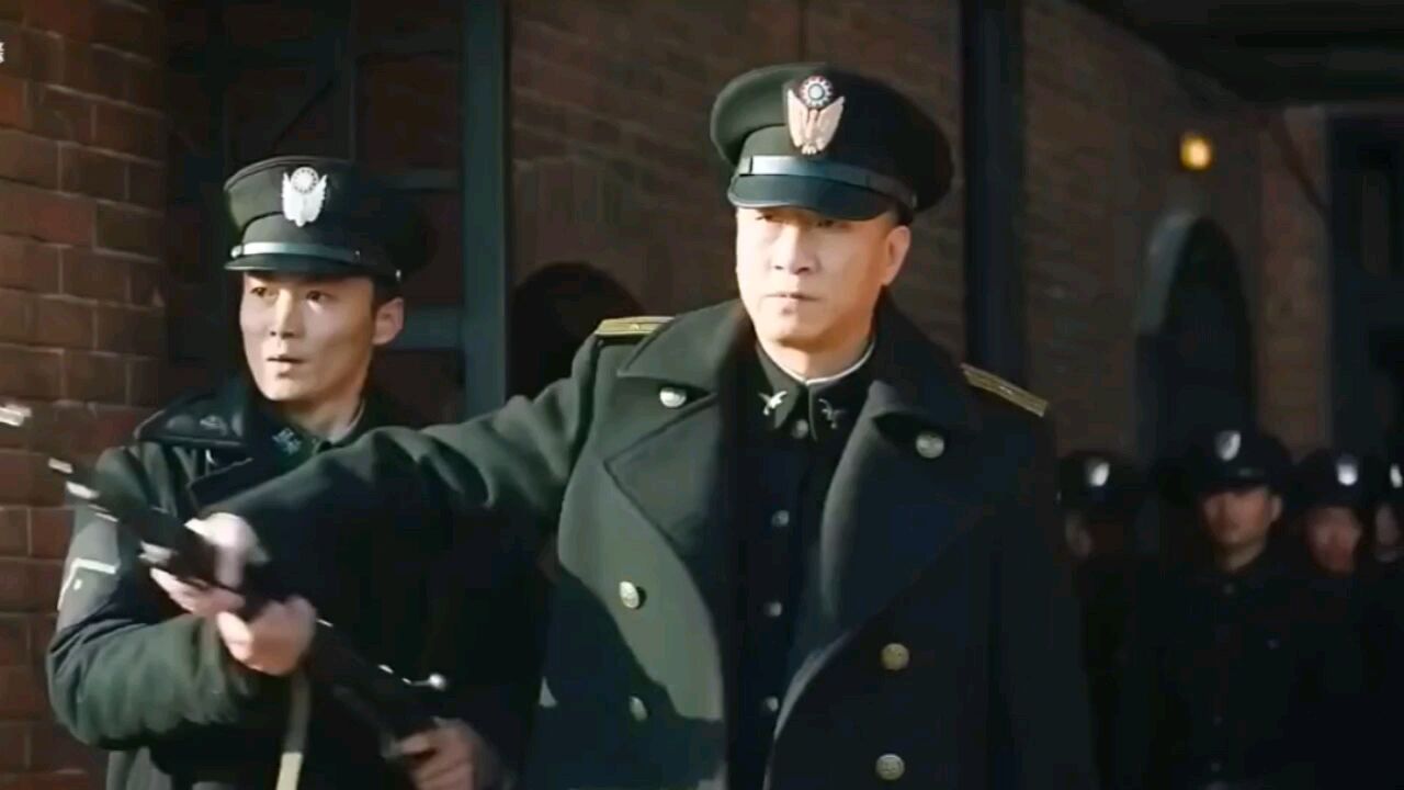单手连贯开枪霸气外露，就问你一句服不服_腾讯视频