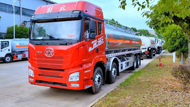 2方额载20吨铝合金油罐车多少钱?