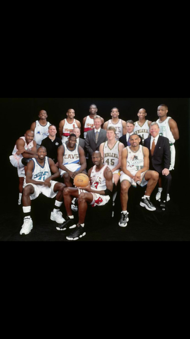 1998年全明星周末合影,你能说出几个球星的名字