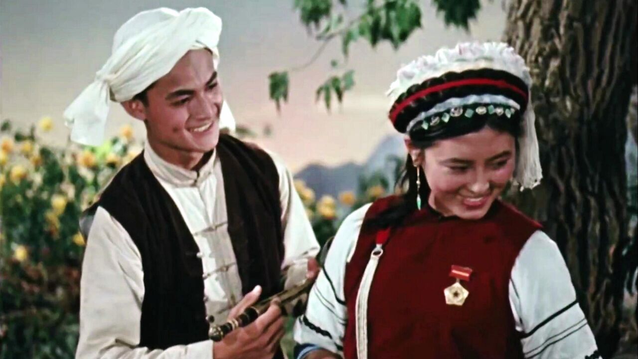 蝴蝶泉边(电影《五朵金花》插曲)